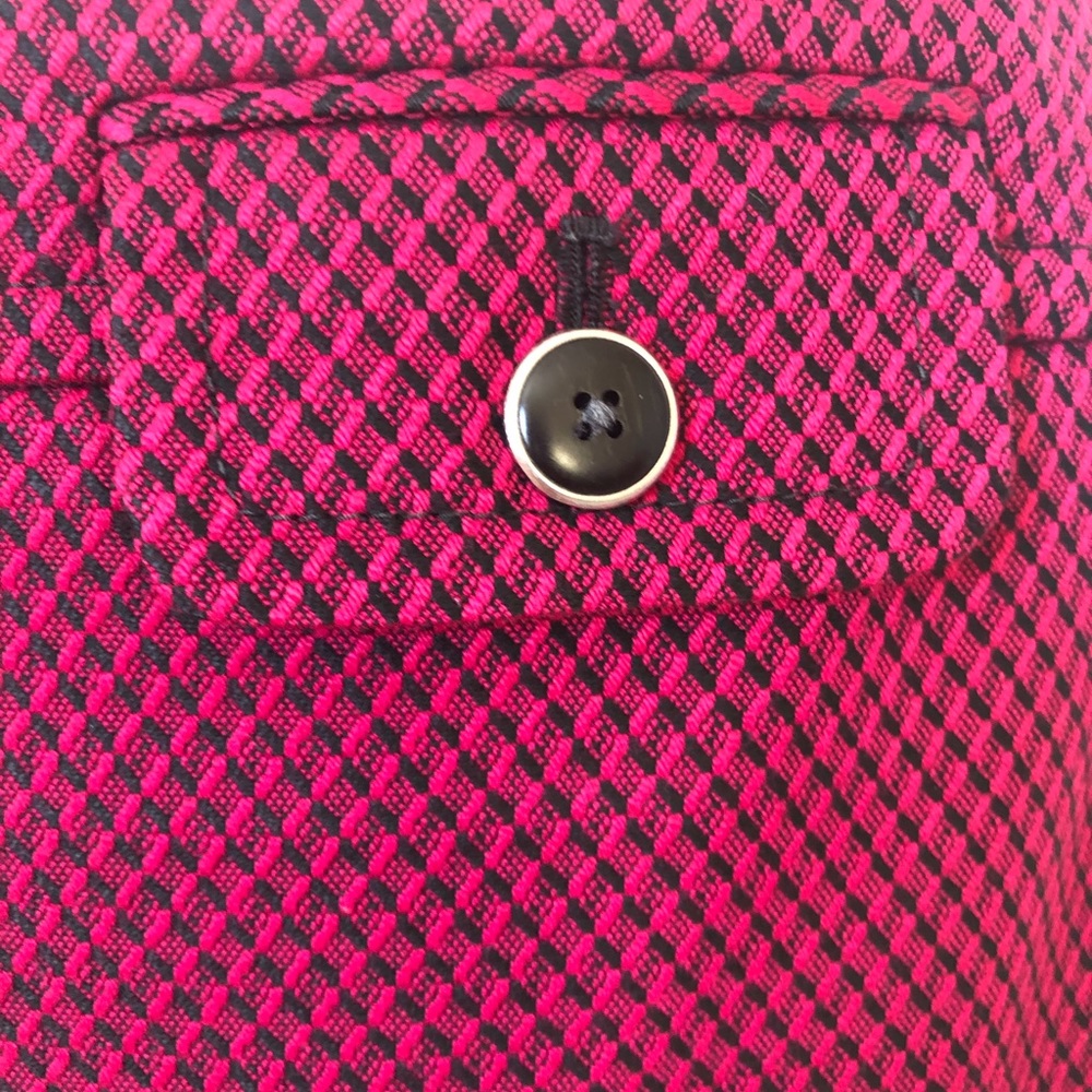 SALE 2/$20 🛍 Loft black and pink skirt 🎀
